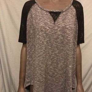 2/$20 EUC Torrid grey and black lace top size 0